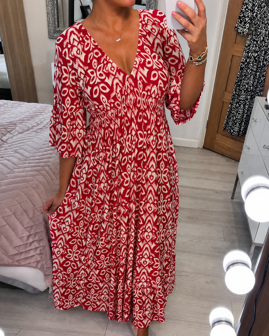 Yvonne - Vestido Elegante con Volantes