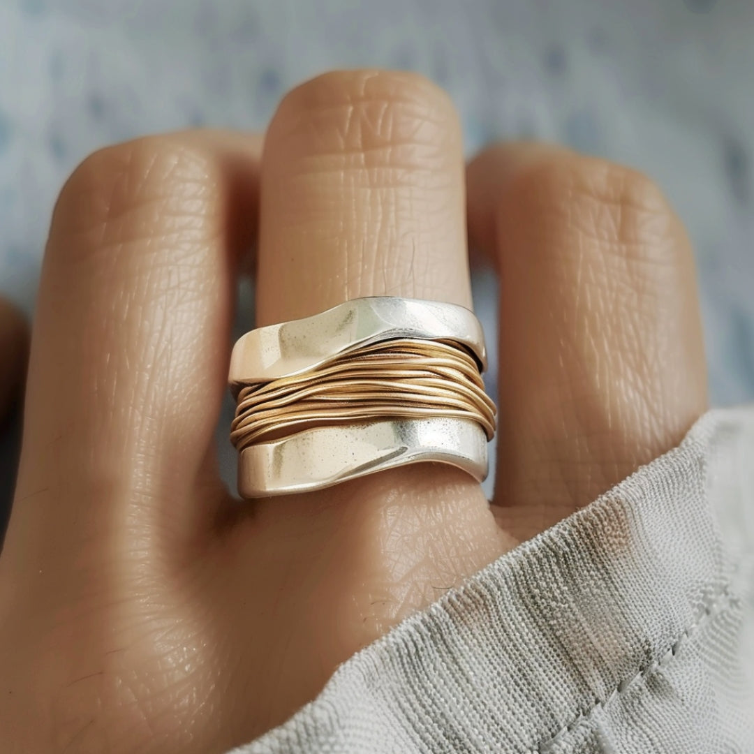 Thalia – Anillo de plata con hilos de oro entrelazados