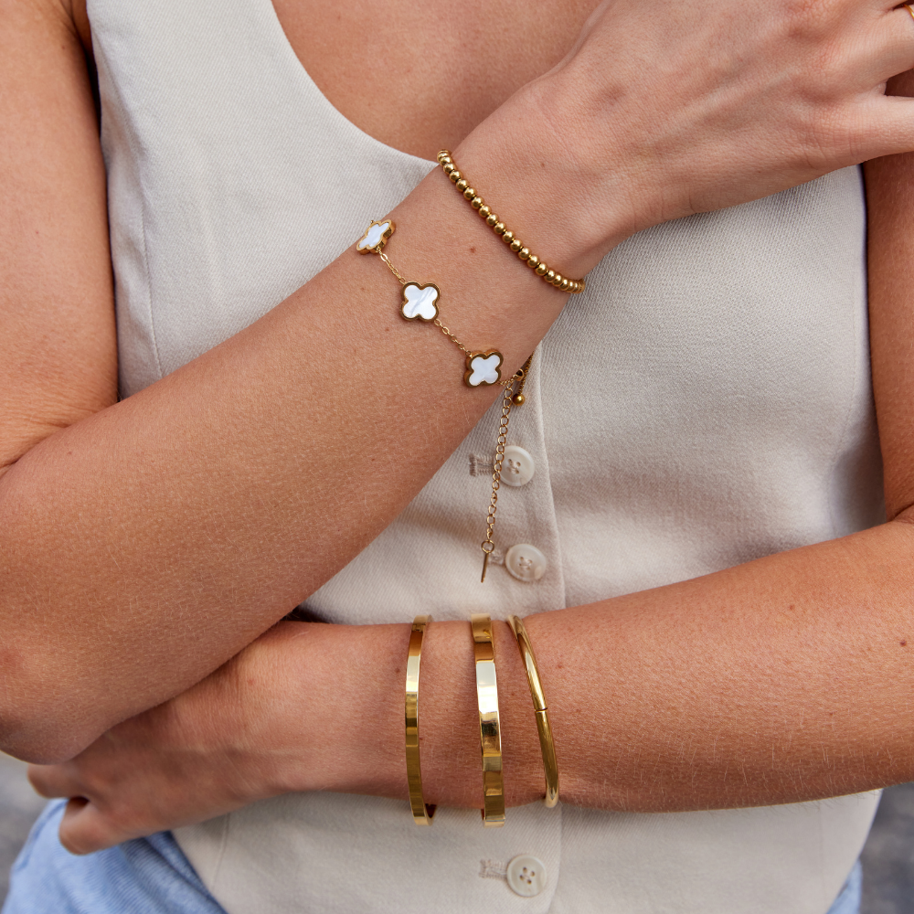 Lily – Brazalete dorado