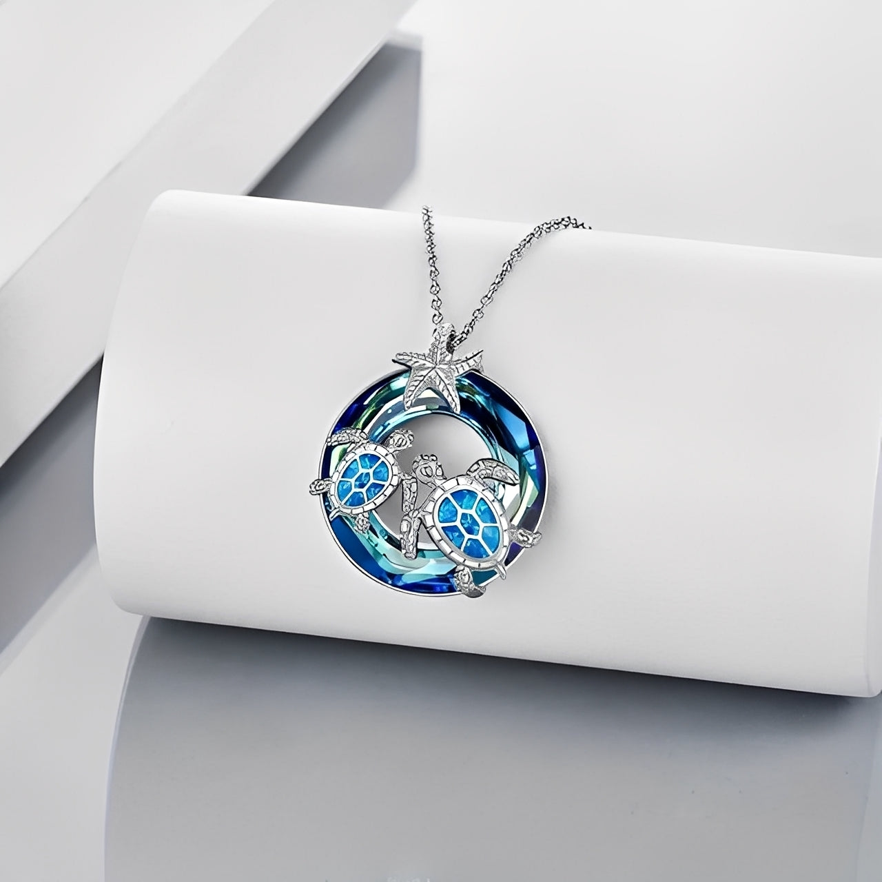 Nolwen – Collar de tortuga y palma con círculo de ópalo
