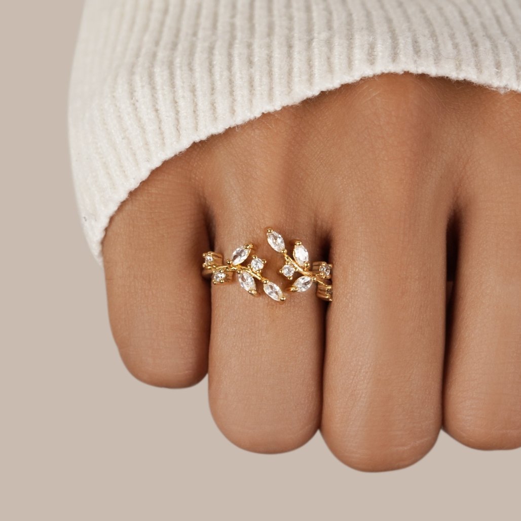 Aretha – Anillo Liana Cristal en oro de 18K