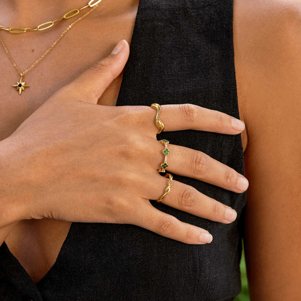 Tarah – Anillo ola de oro de 18K