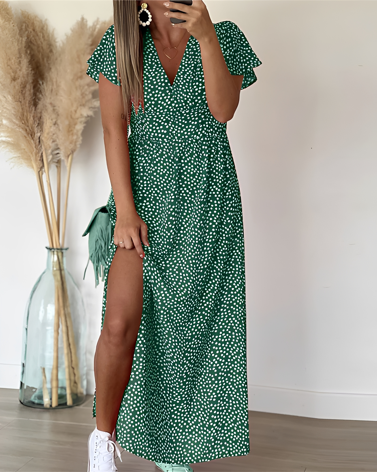 Marion - Vestido Estiloso con Cuello en V y Abertura