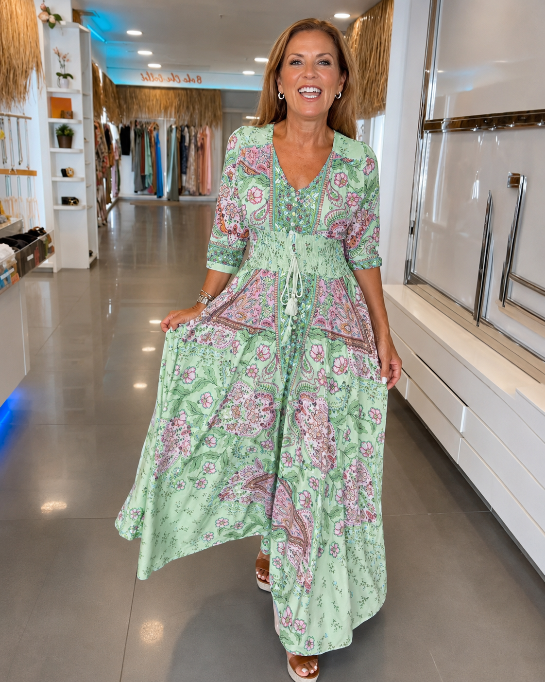 Lucienne - Vestido Elegante con Cuello en V