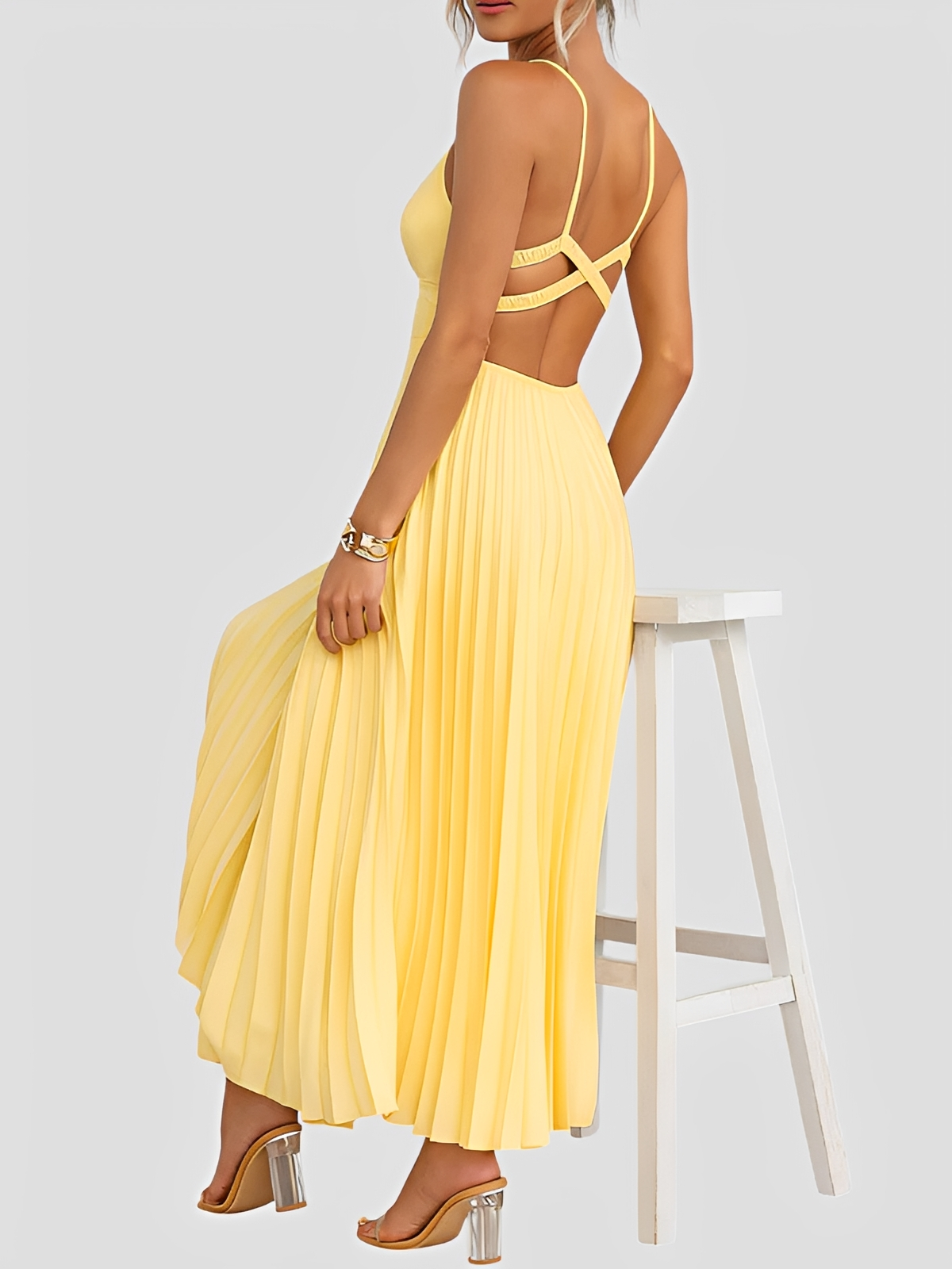 Anjanae - Vestido Elegante con Pliegues y Cuello en V