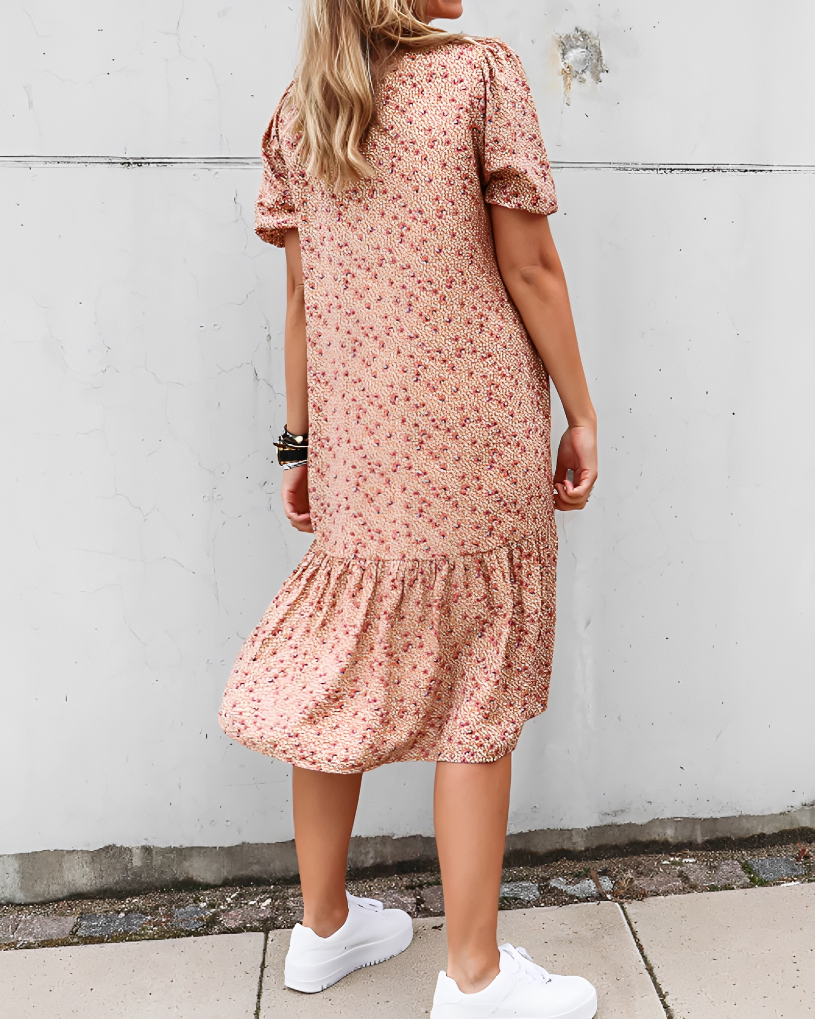 Rhiannon - Vestido Midi Elegante con Cuello en V