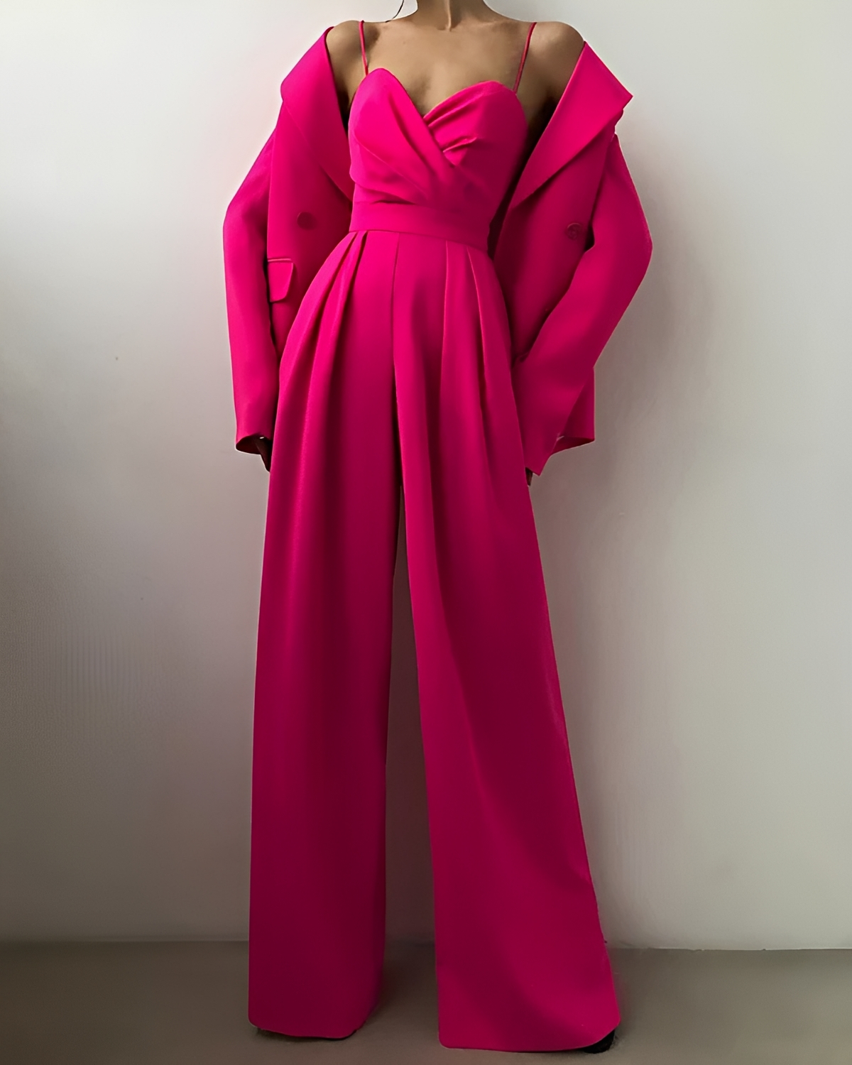 Rebecca - Mono Elegante y Chic