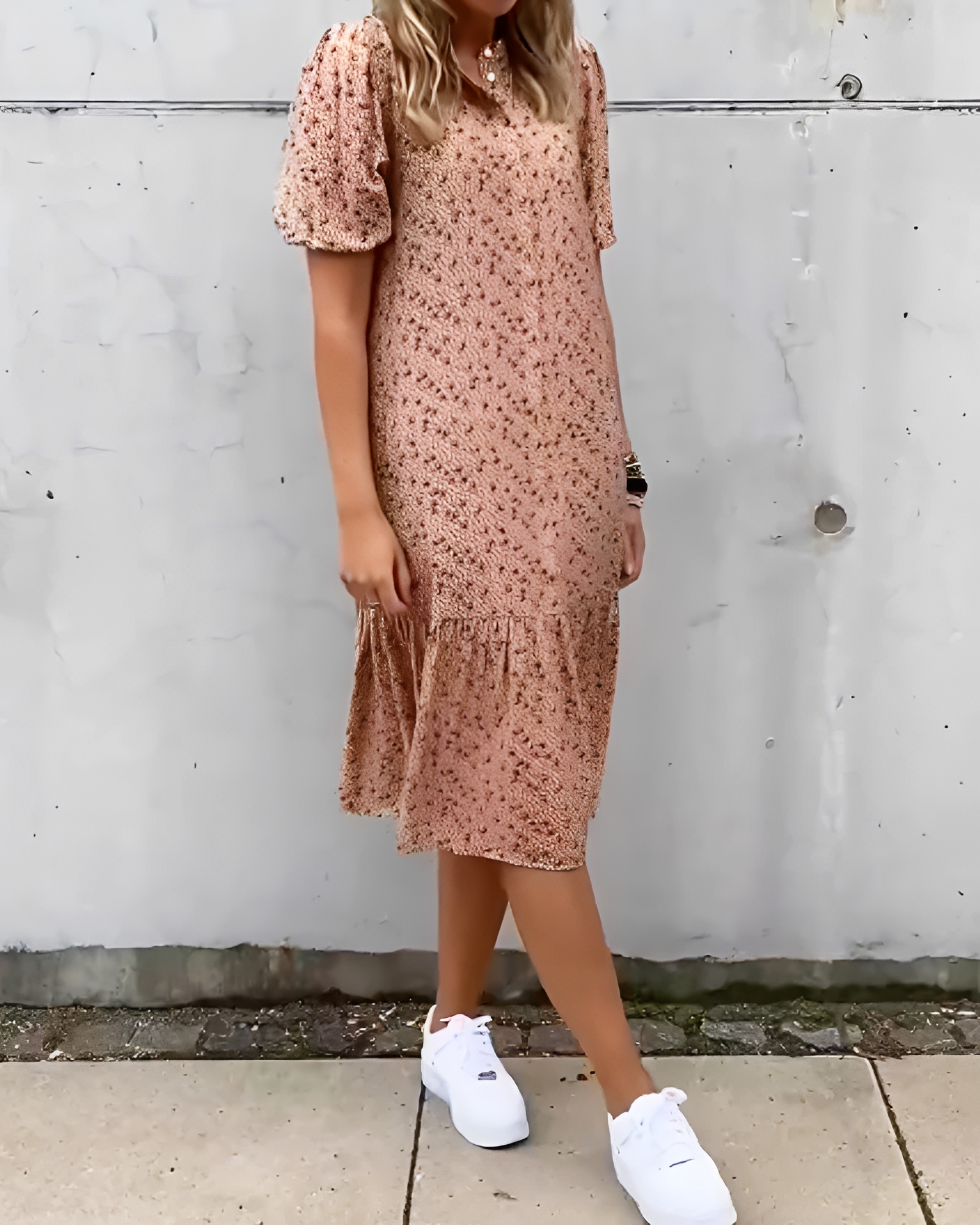 Rhiannon - Vestido Midi Elegante con Cuello en V