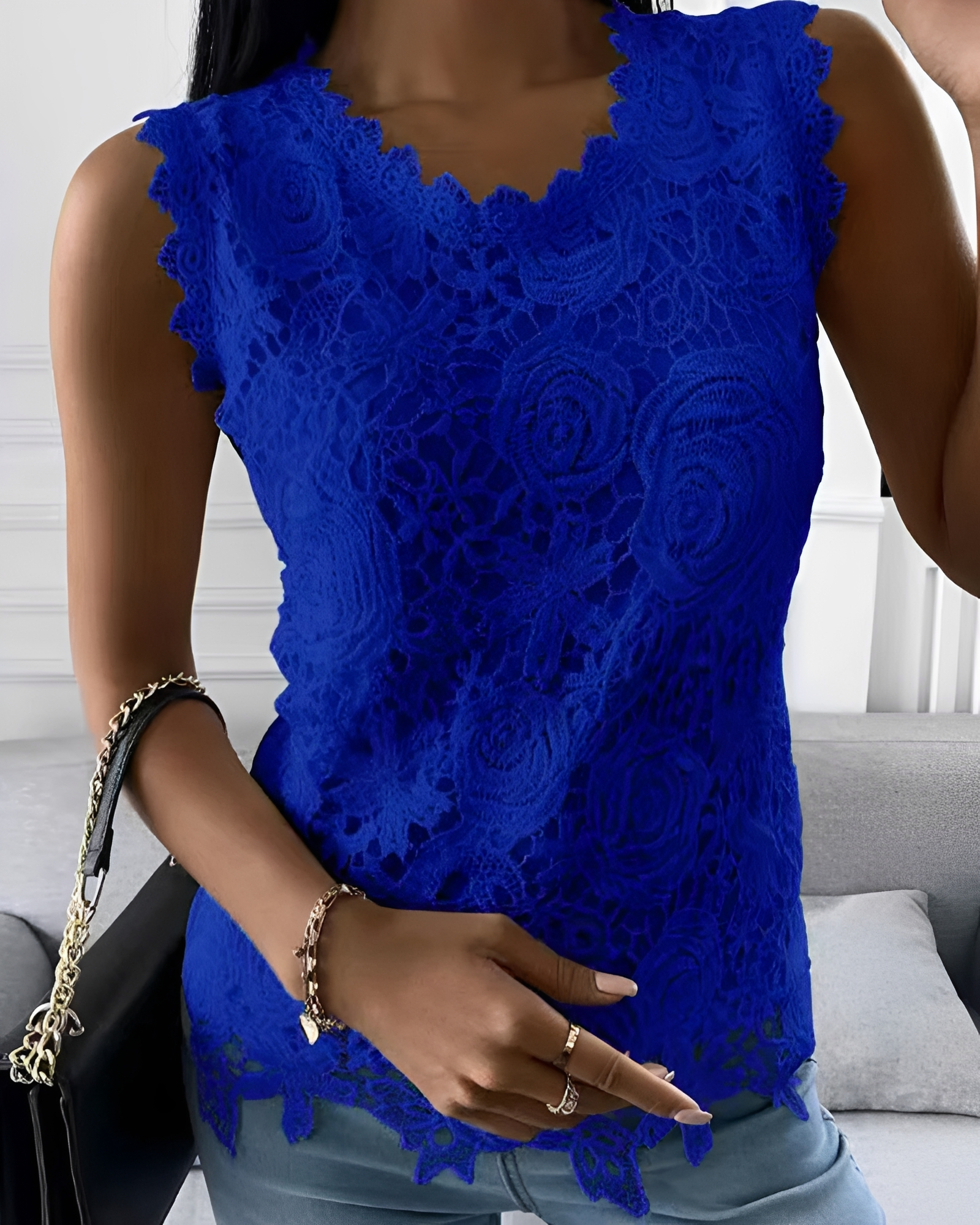 Ebrill - Top Elegante con Cuello Redondo