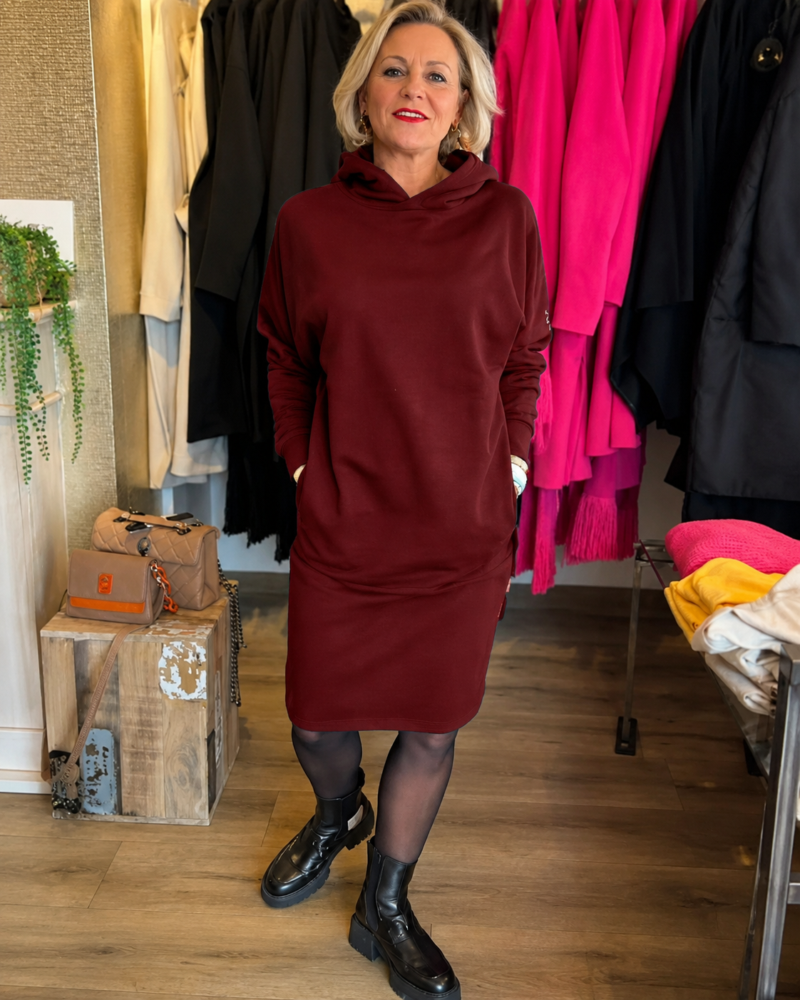 Annette - Vestido Elegante con Capucha