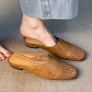 Nora - Sandalias Tejidas de Punta Cerrada Estilosas