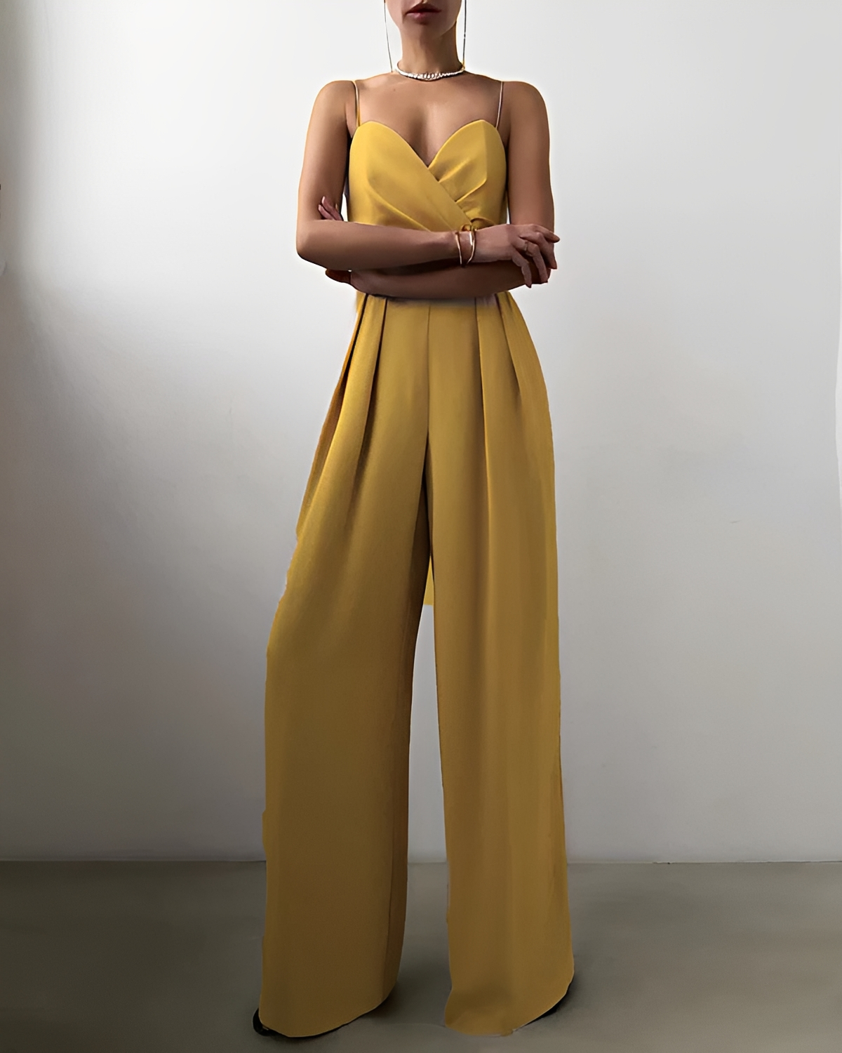 Rebecca - Mono Elegante y Chic