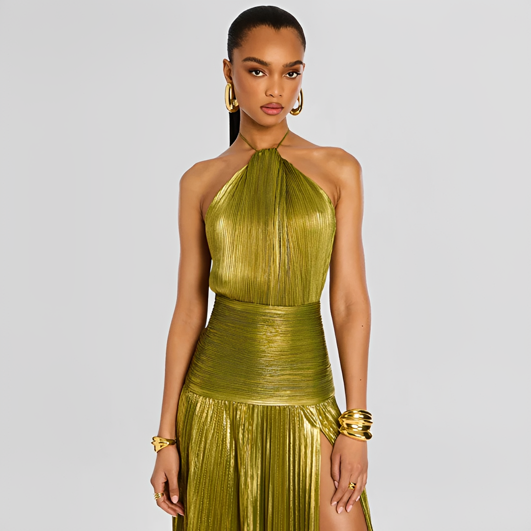 Naira - Vestido Elegante Plisado con Abertura