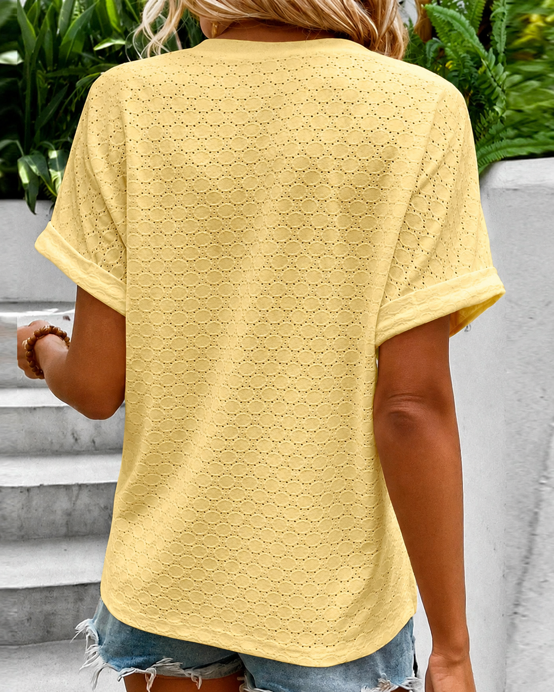 Latresia - Blusa Estilosa con Botones y Cuello en V