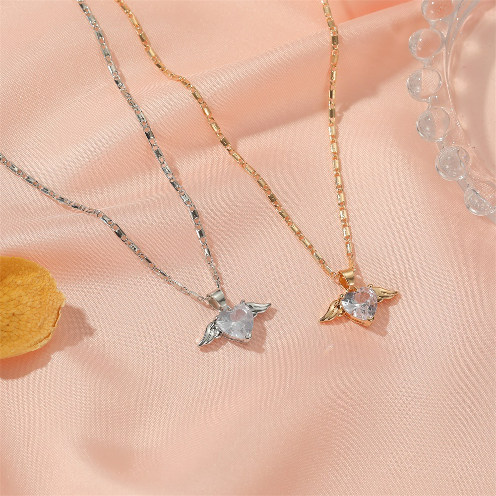 Collar Alas de Amor - Cadena Corazones y Alas