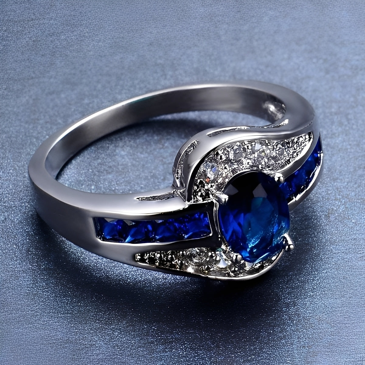 Diane – Anillo con zafiro azul