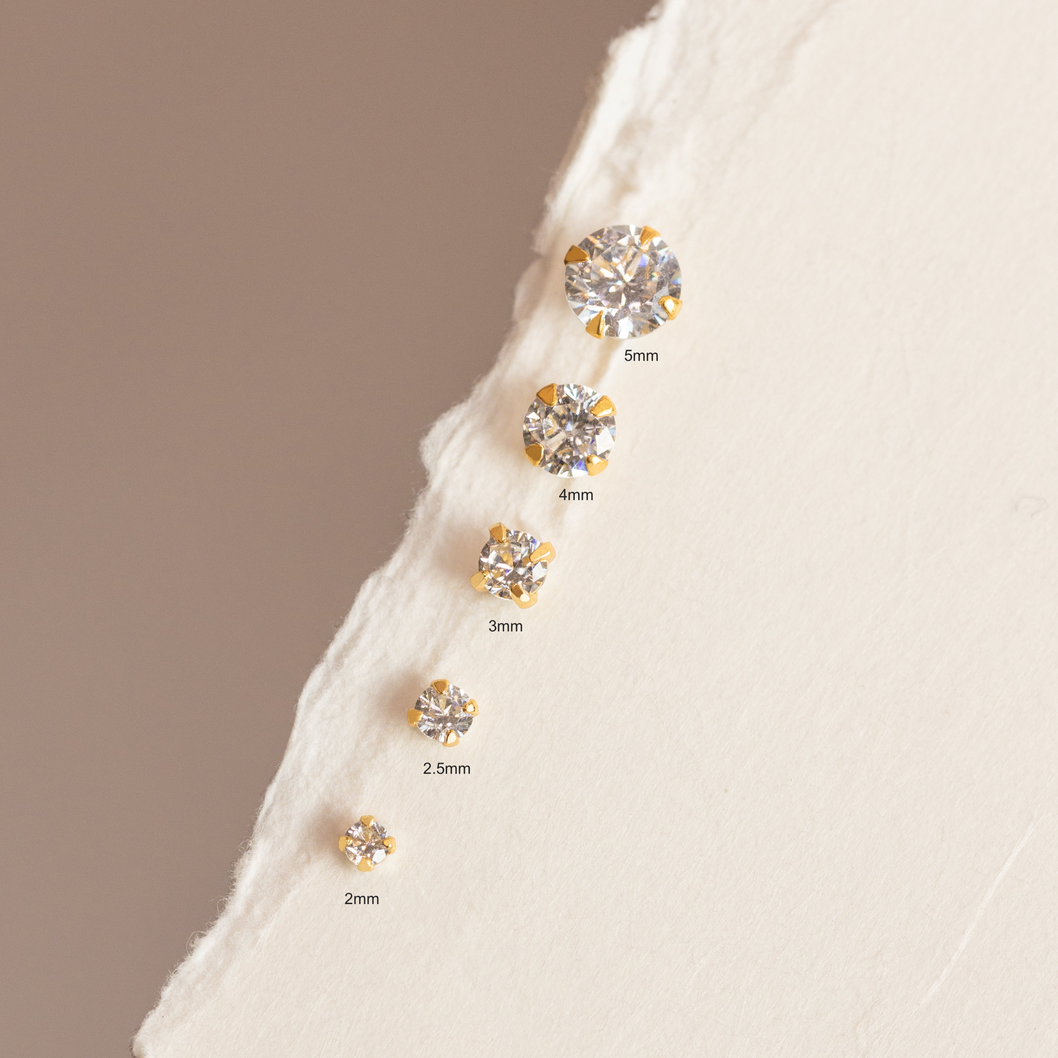 Sloane - Mini Pendientes Brillantes de 2mm