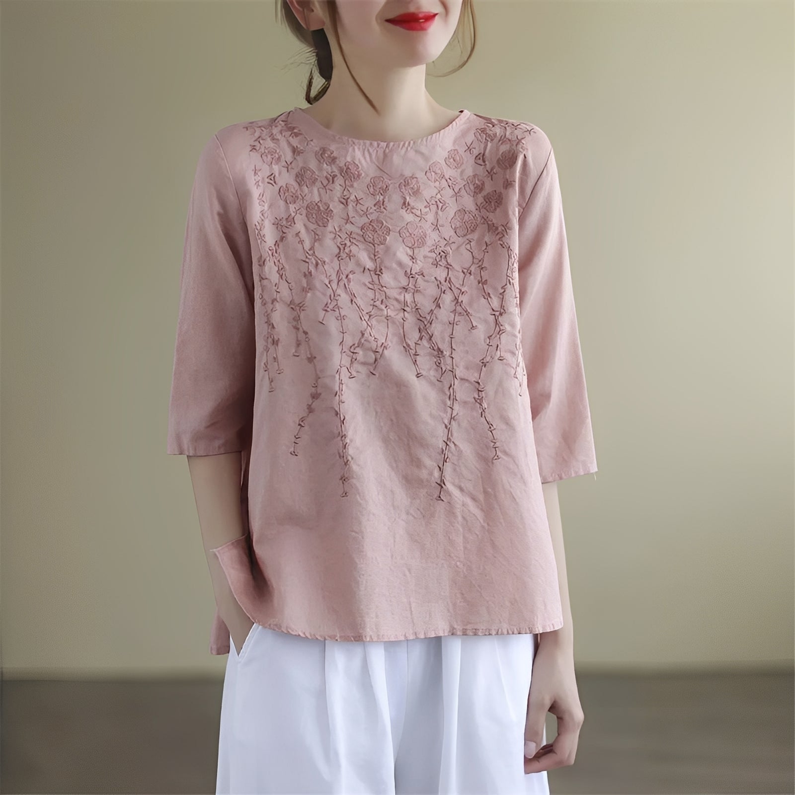 Amelia - Elegantes blusas bordadas con mangas a media para mujeres
