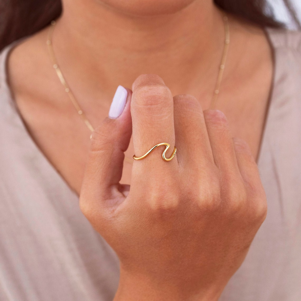 Anillo minimalista de ola del mar - anillo de plata en forma de ola