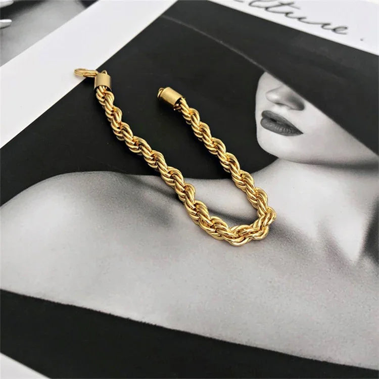 Gigi – Pulsera de eslabones de cuerda dorada elegante