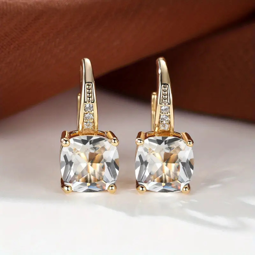 Naoko – Aros elegantes con piedras brillantes