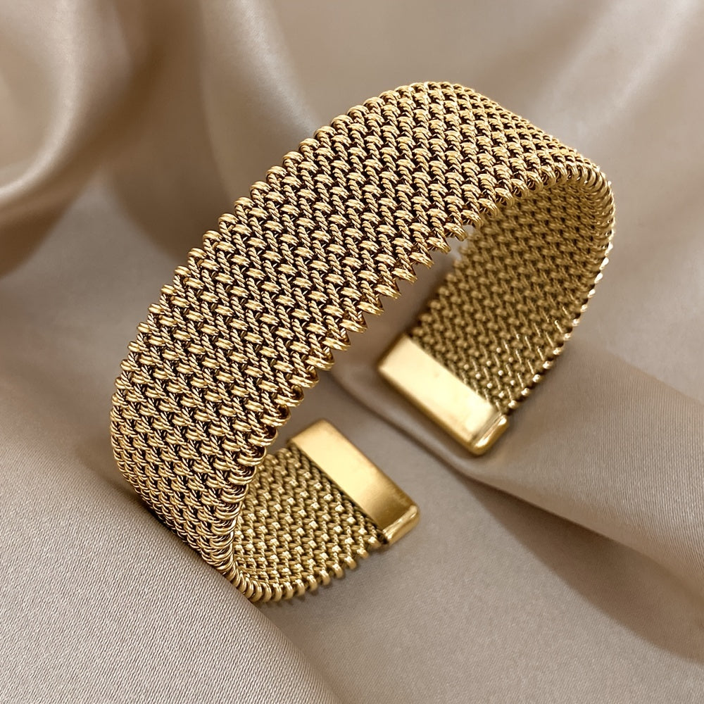 Raya – Pulsera de acero de titanio con cable grabado
