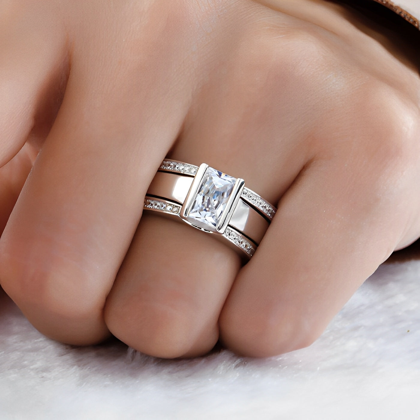 Vivienne – Anillo vintage con cristal engastado