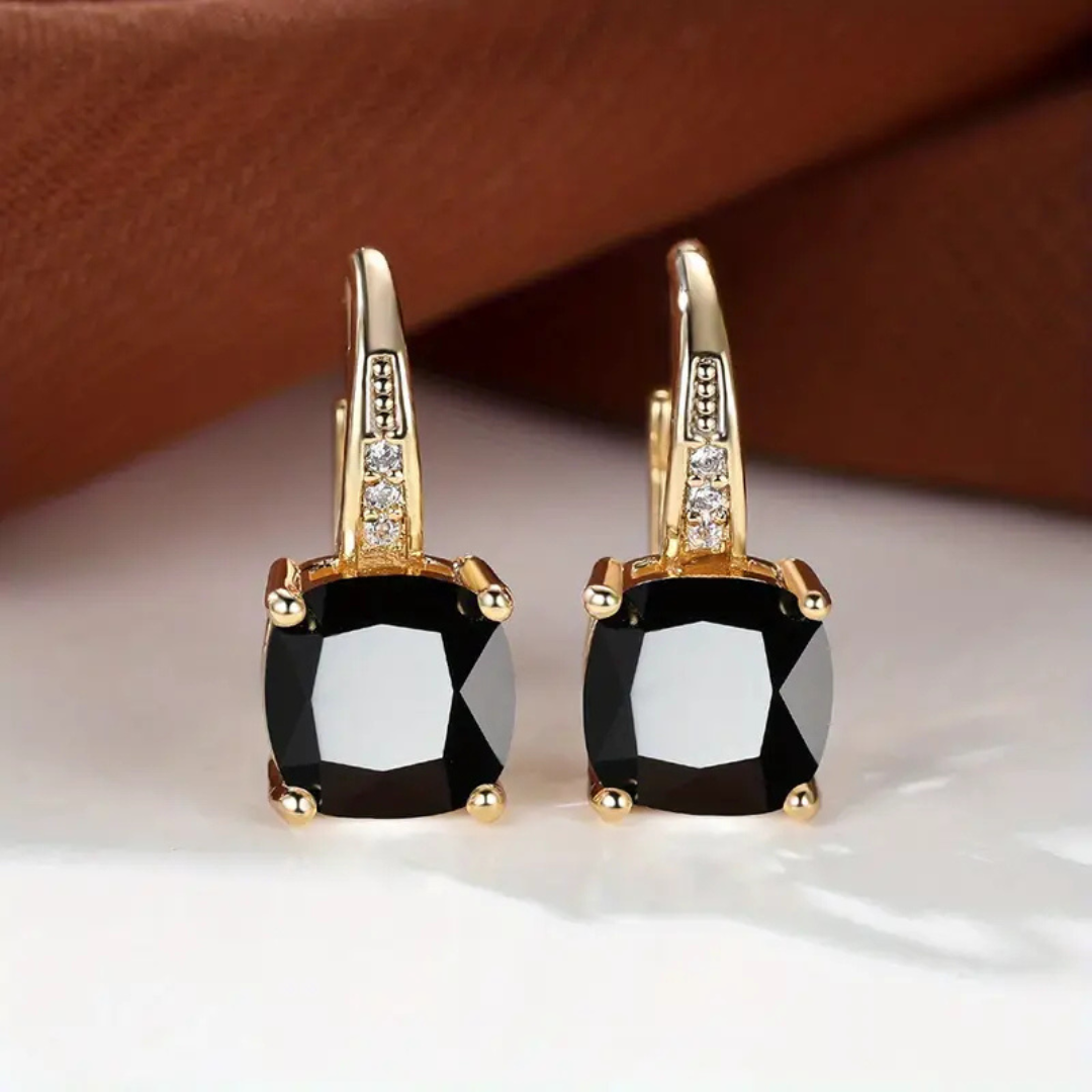 Naoko – Aros elegantes con piedras brillantes