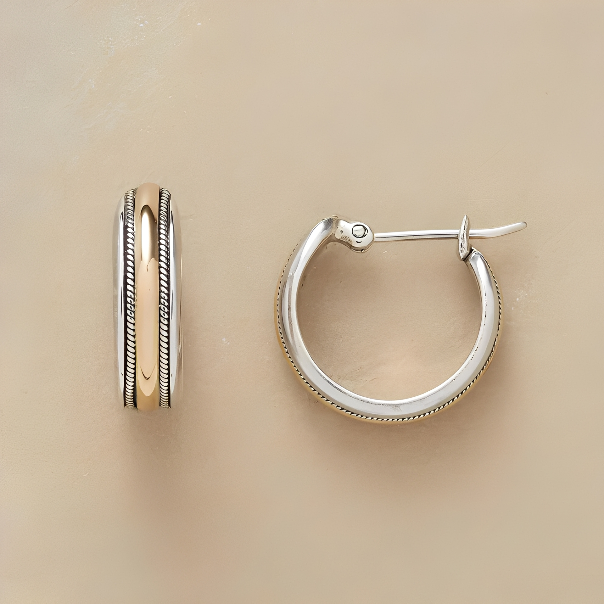 Lea – Aros de plata con línea dorada vintage