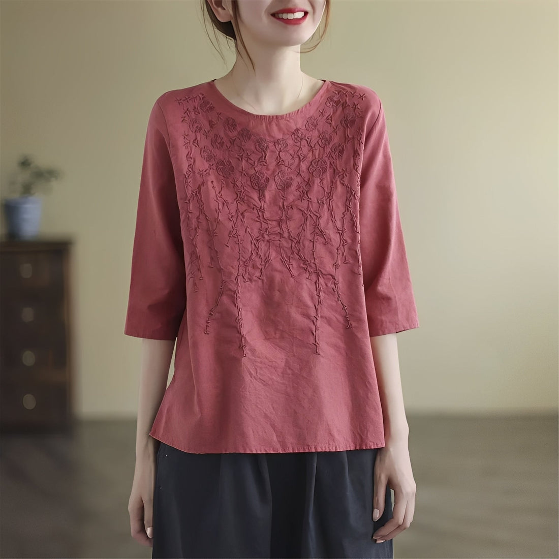 Amelia - Elegantes blusas bordadas con mangas a media para mujeres