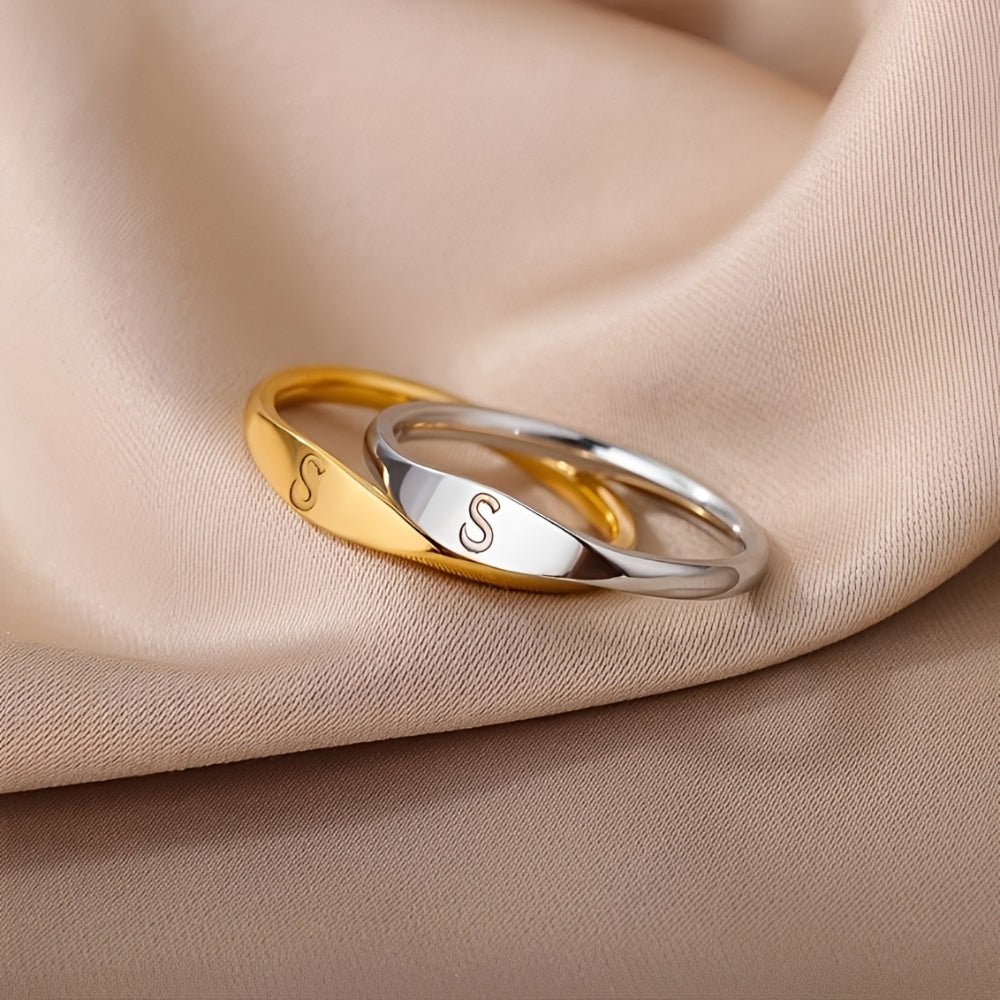 Anillo de nombre minimalista | Anillo minimalista con inicial grabada