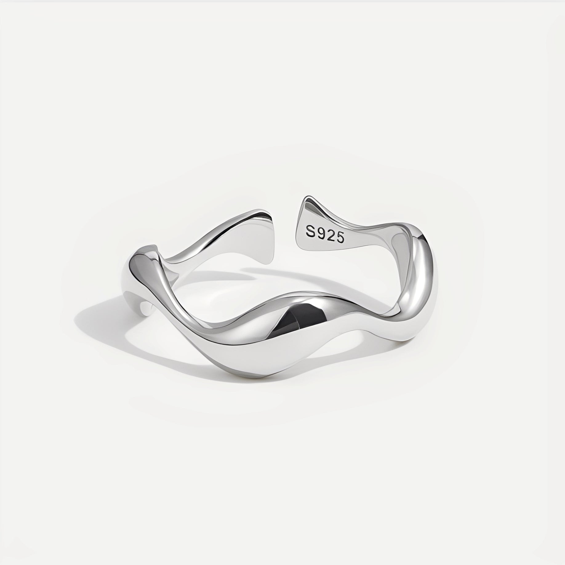 Ondine – Anillo Ondulado Minimalista