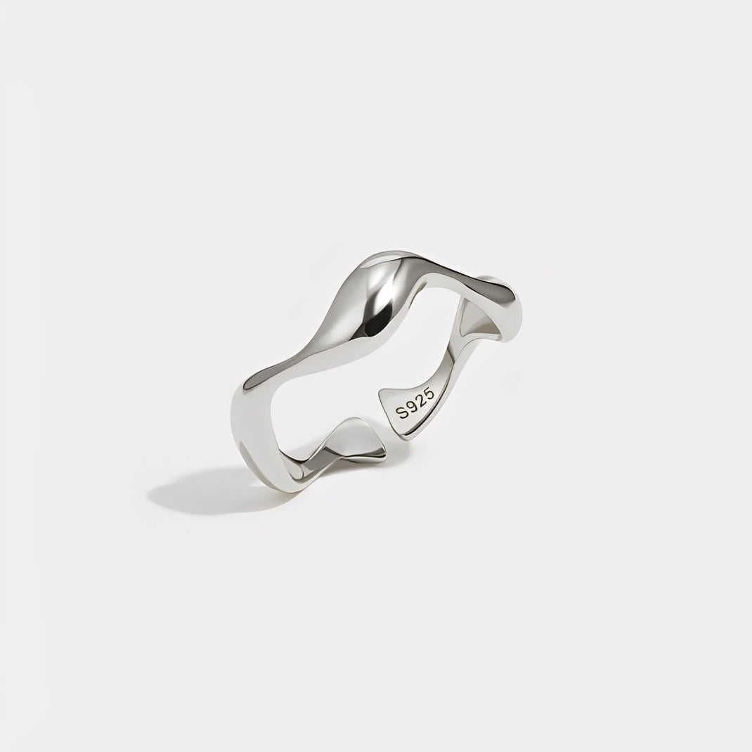 Ondine – Anillo Ondulado Minimalista