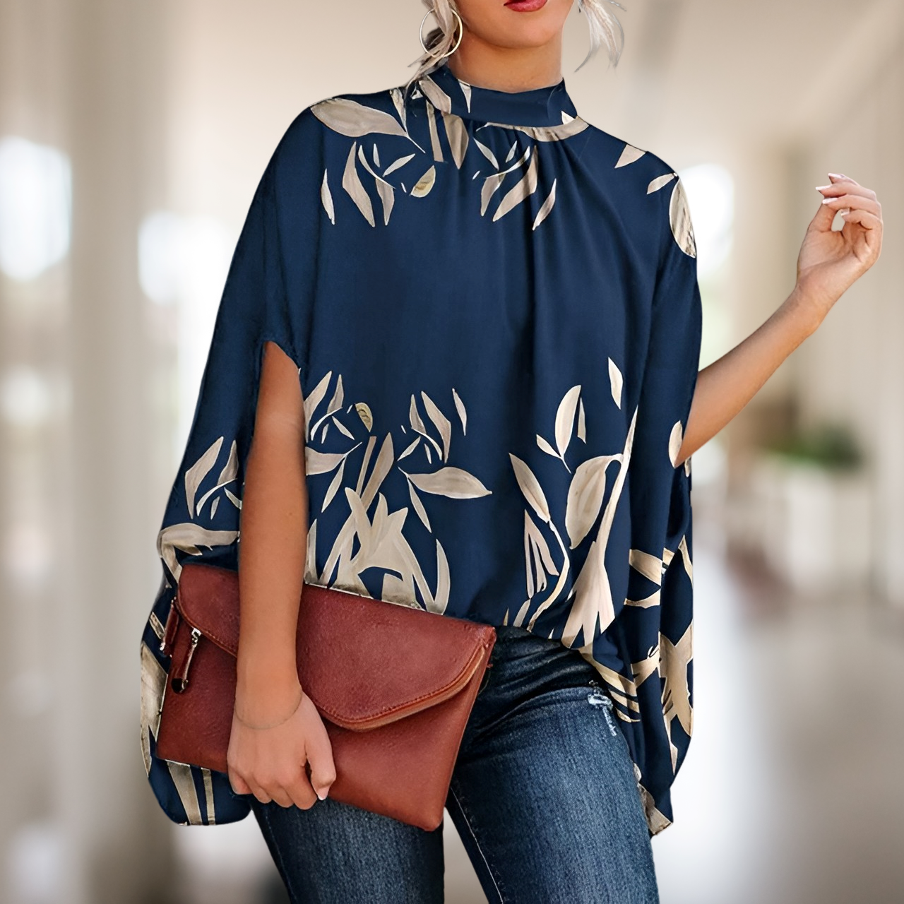Zara - Blusa elegante con corte acampanado