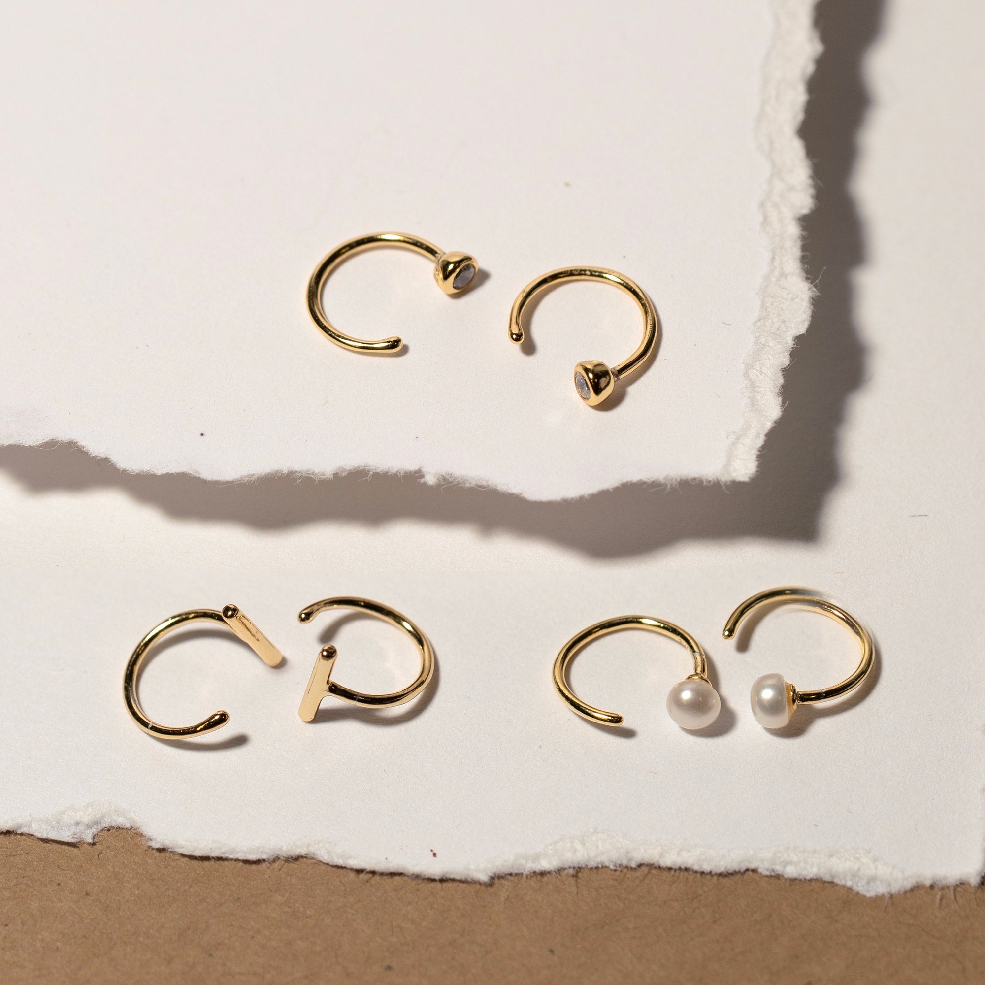 Rima - Pendientes Huggie Bar