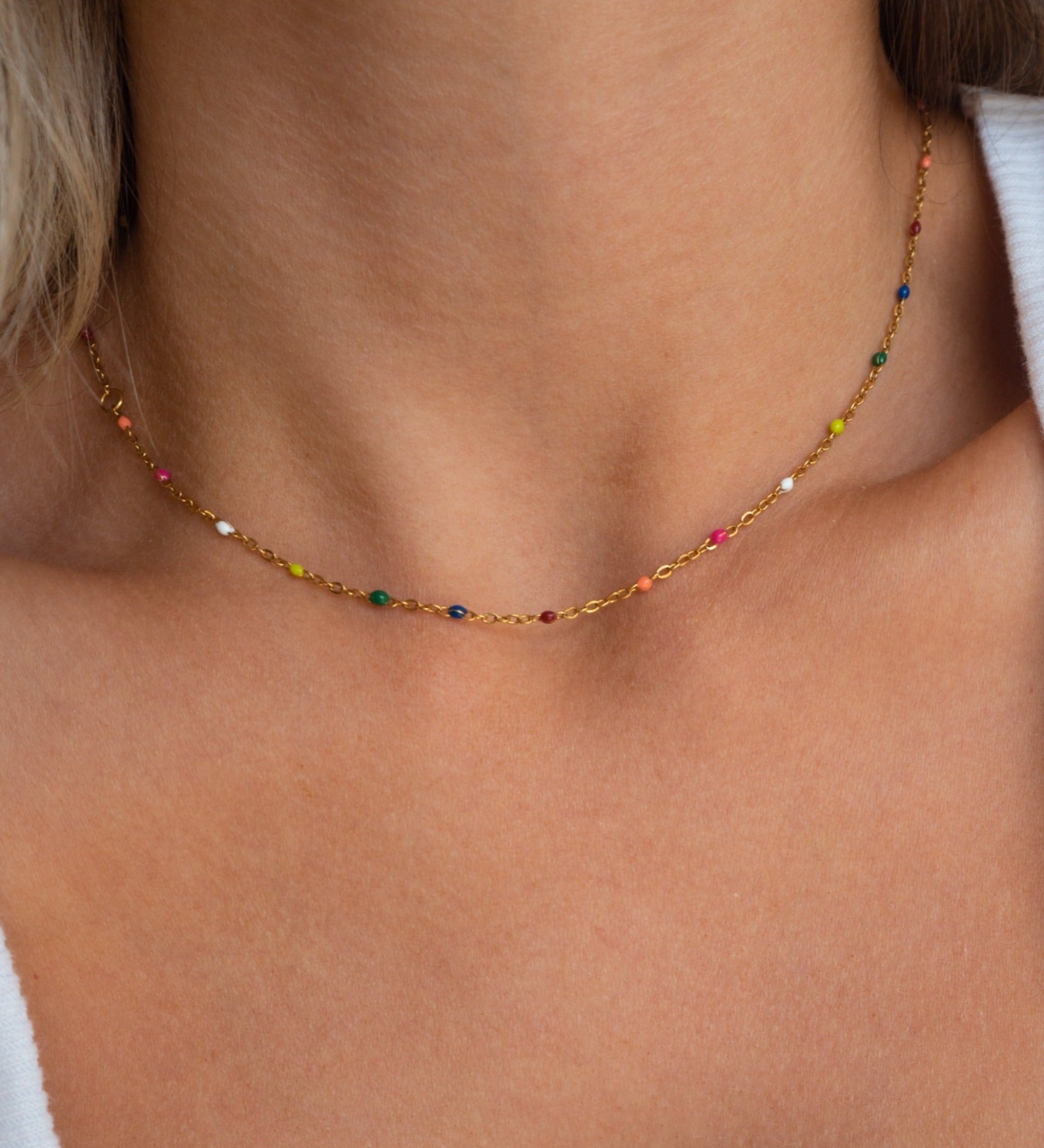 Alba - Collar de Arcoíris y Oro