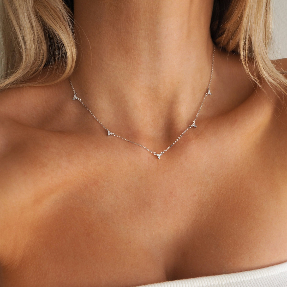 Collar de Plata con Cristales en Racimo