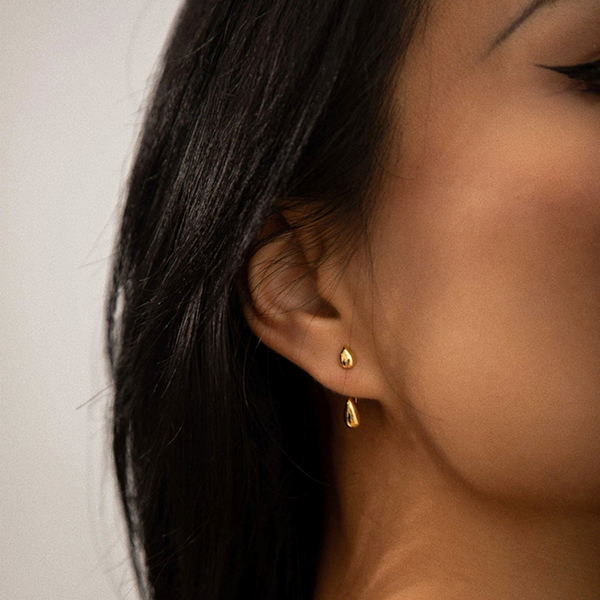 Nowee – Pendientes de Tuerca Gota de Agua