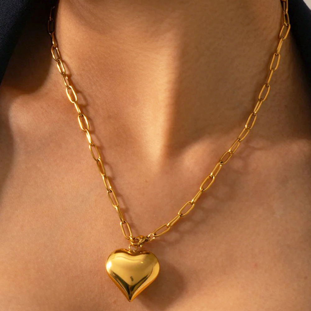 Babette – Collar de clip de papel dorado con corazones dorados