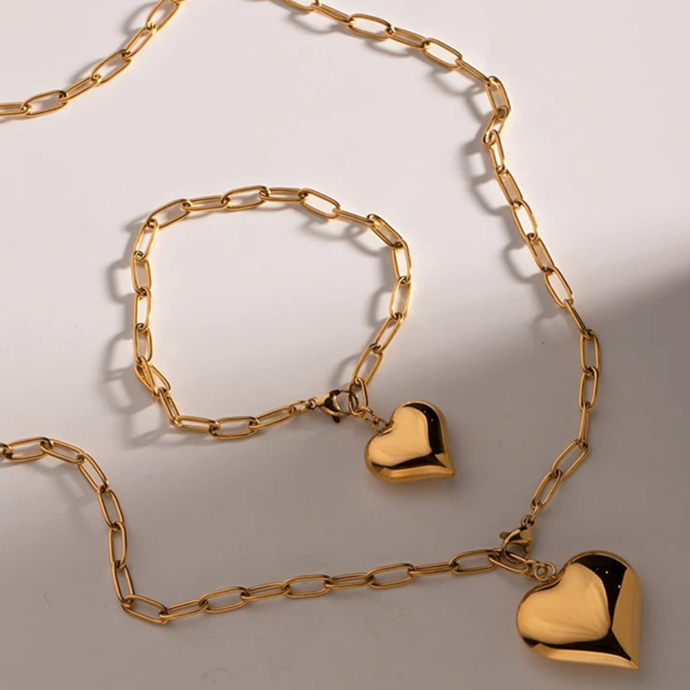 Babette – Collar de clip de papel dorado con corazones dorados