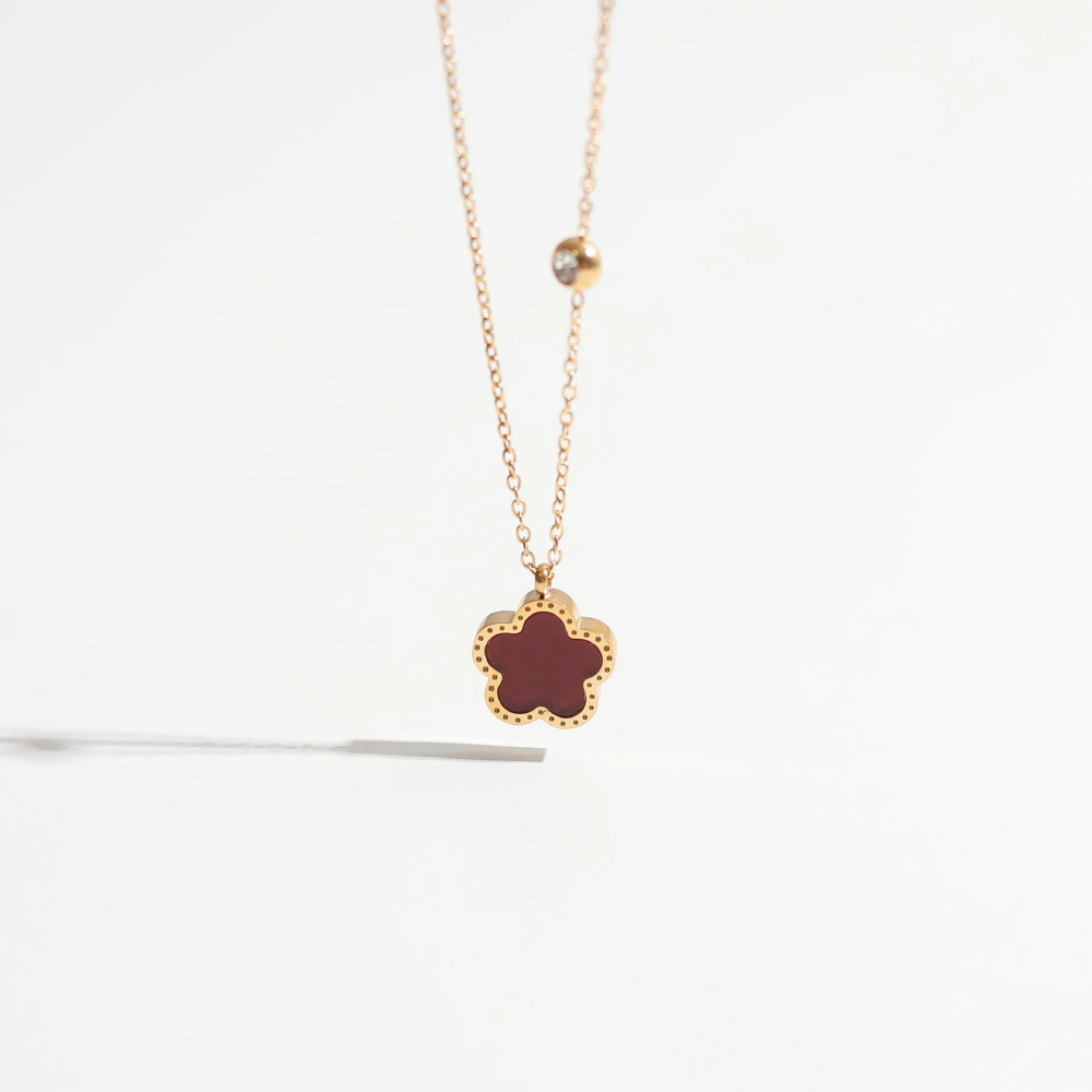 Trébol de cinco hojas - Collar de flores de trébol