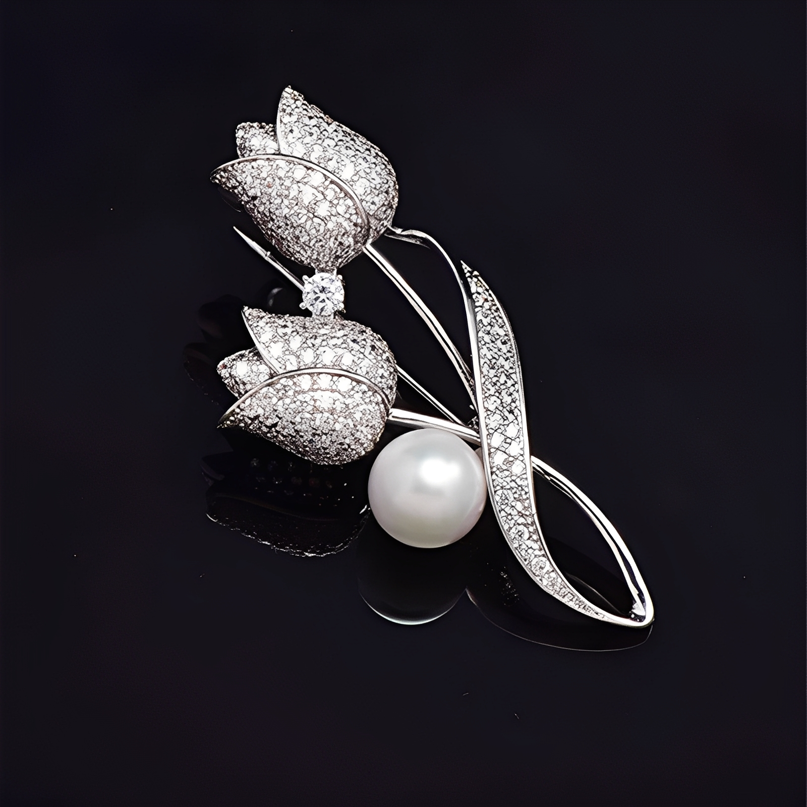 Jackie – Broche de tulipán dorado con circonio y perla, oro