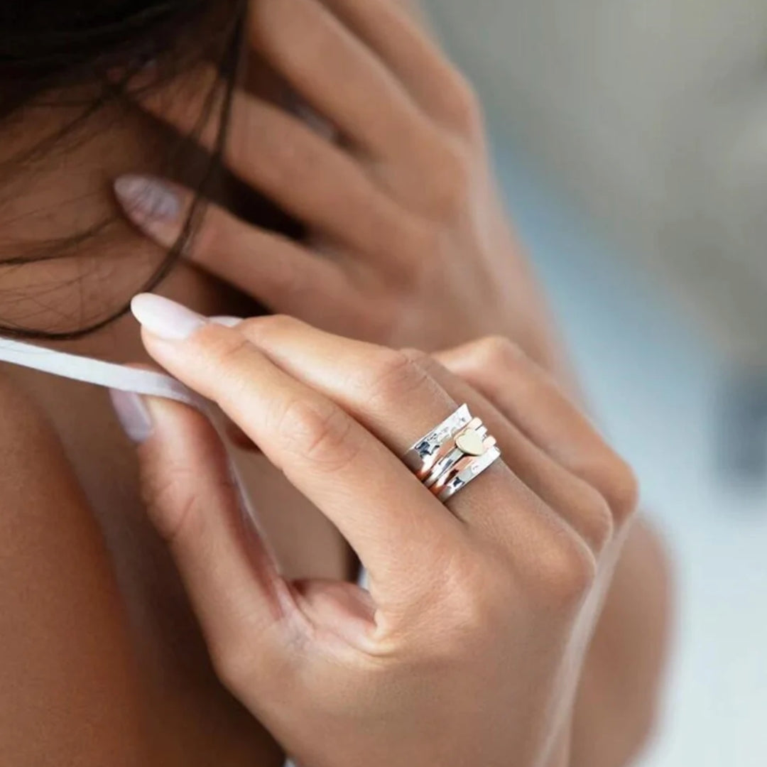 Amara – Anillo en forma de corazón giratorio