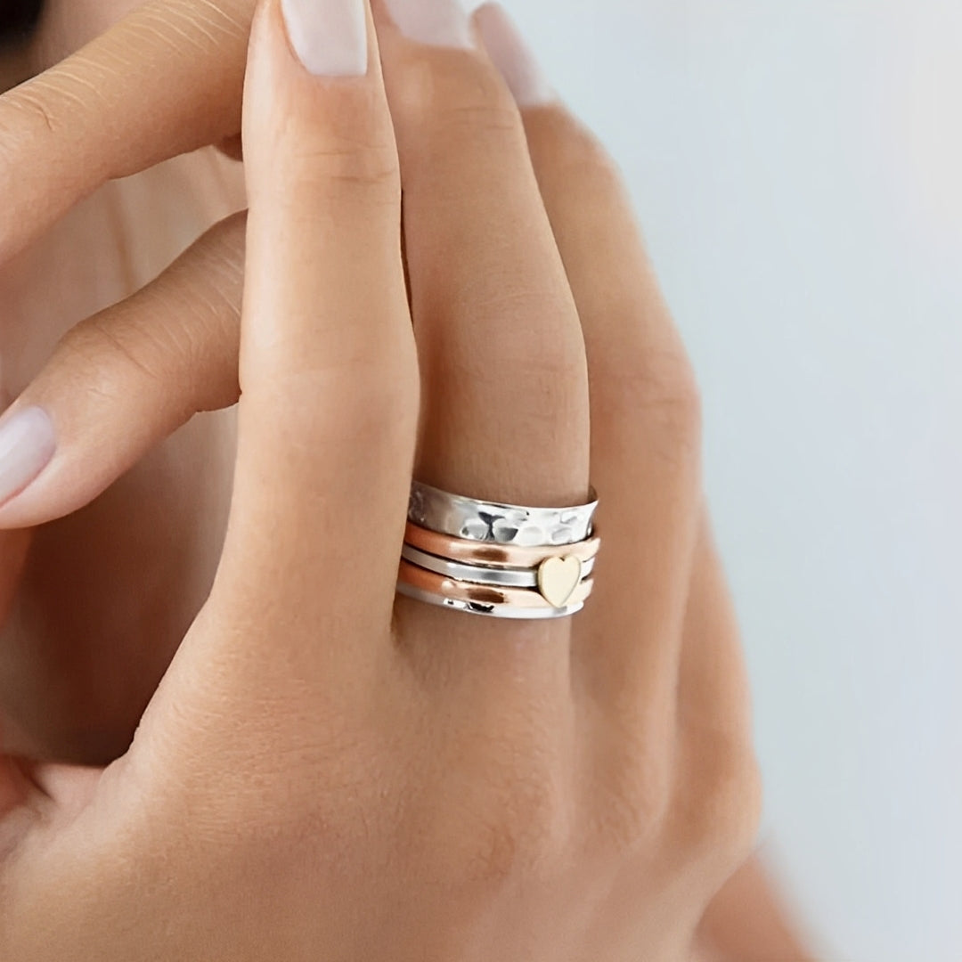 Amara – Anillo en forma de corazón giratorio