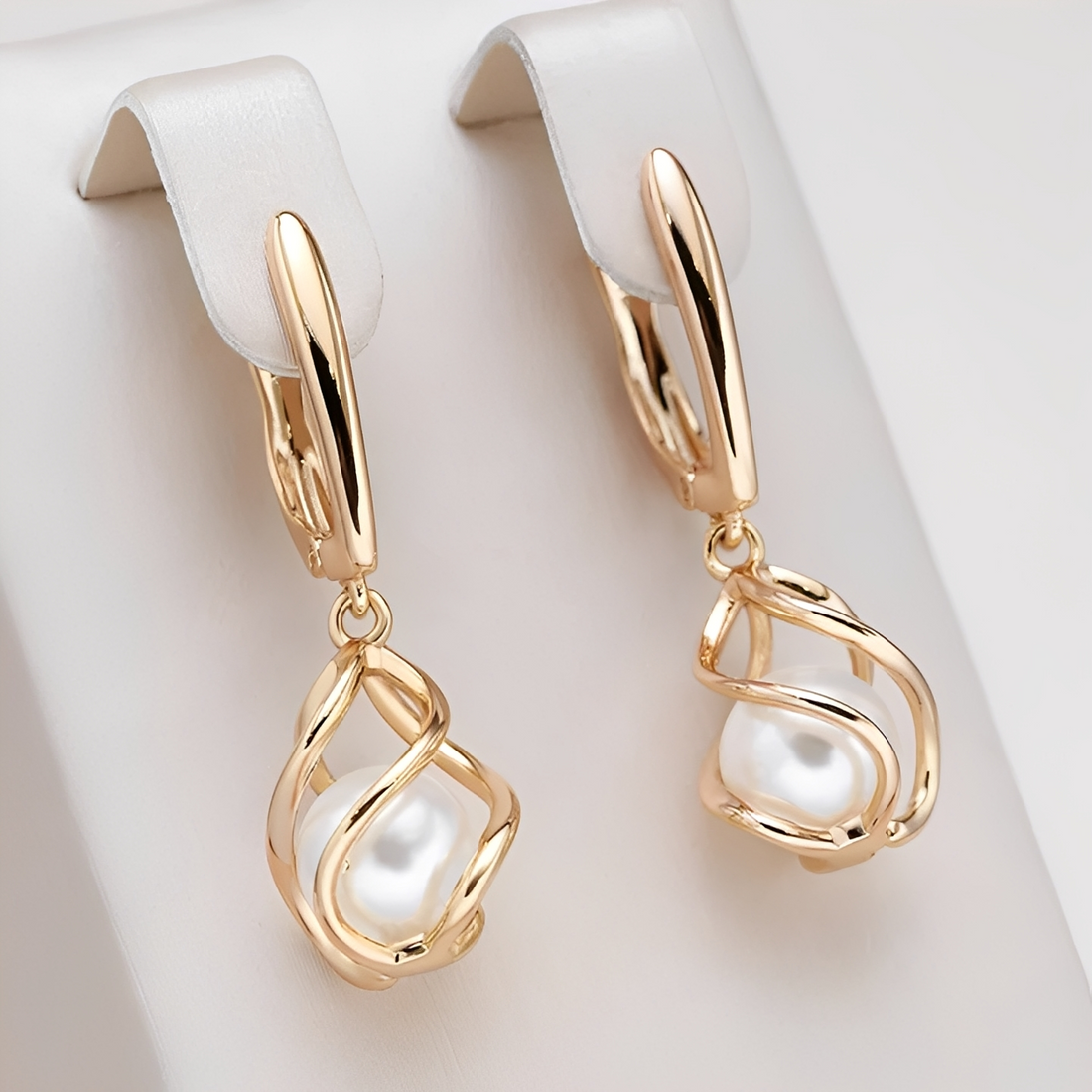 Elena – Pendientes elegantes de perlas en oro