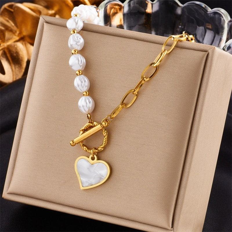Cyrielle – Collar de Perla en Forma de Corazón con Cierre OT