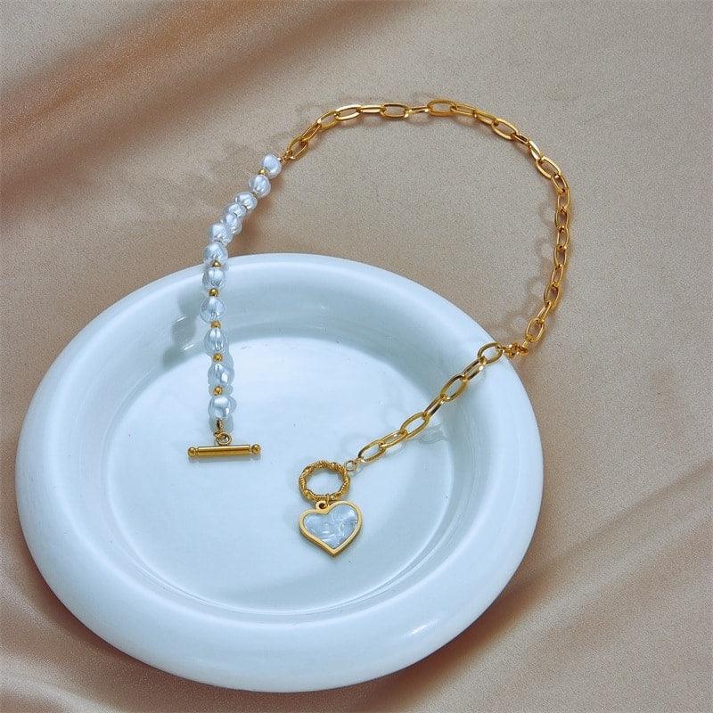 Cyrielle – Collar de Perla en Forma de Corazón con Cierre OT