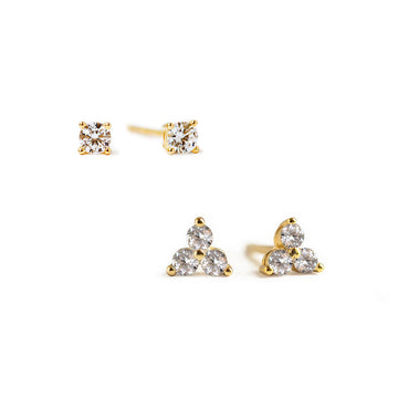 Conjunto de pendientes de trébol diminuto con pavé