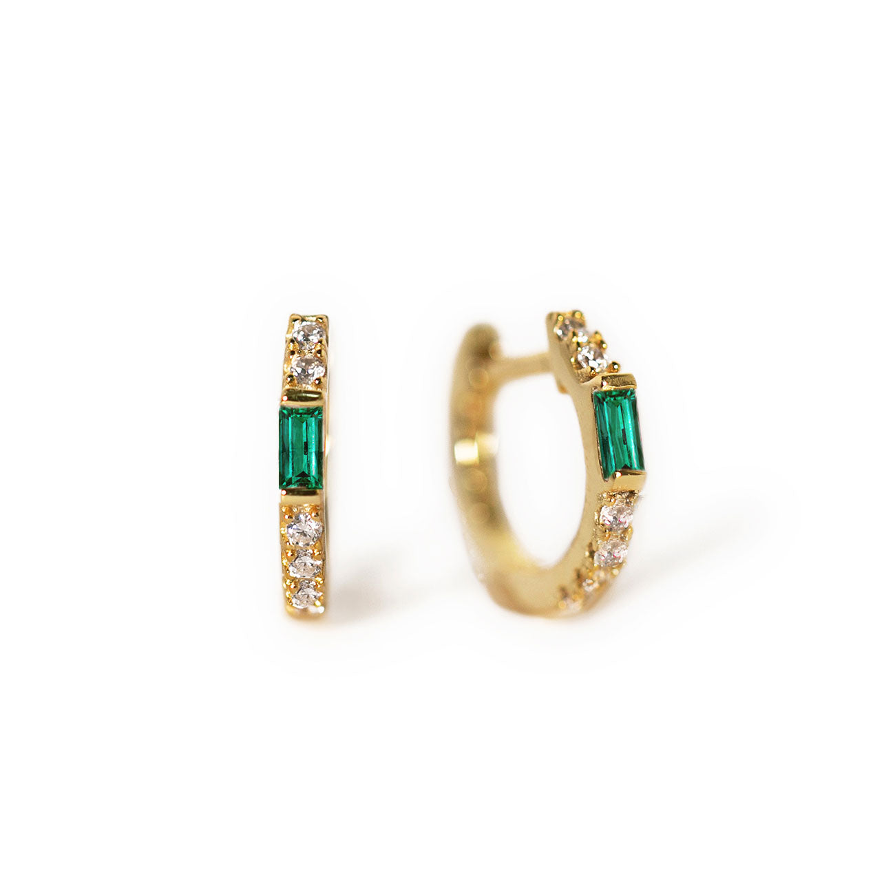 Pendientes Huggie de baguette de piedra preciosa (esmeralda)