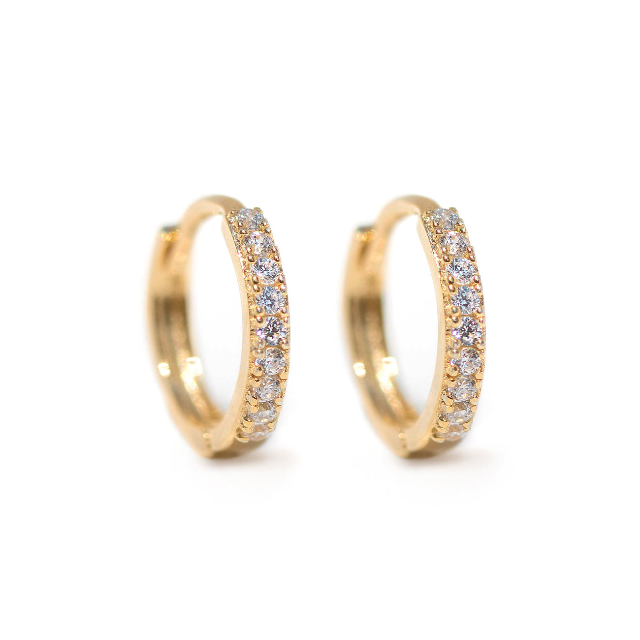 Aros Huggie delgados con Cristales Pave